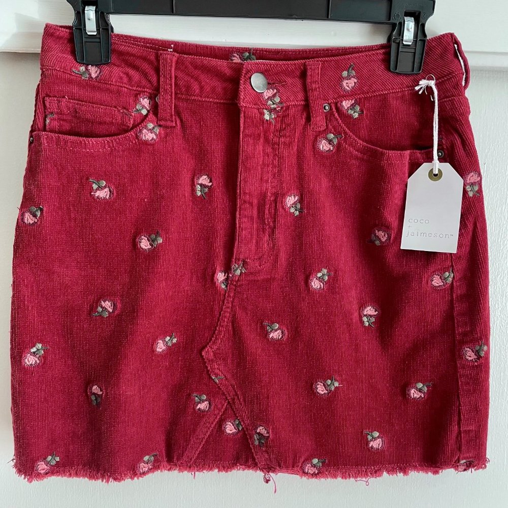 NWT coco + jaimeson Corduroy Jean Mini Skirt Size 27/4 Red Floral Embroidered - Picture 3 of 5